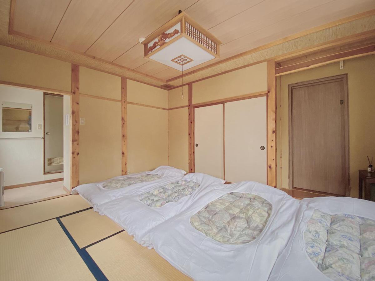 Apricot Pension Hakuba Bagian luar foto
