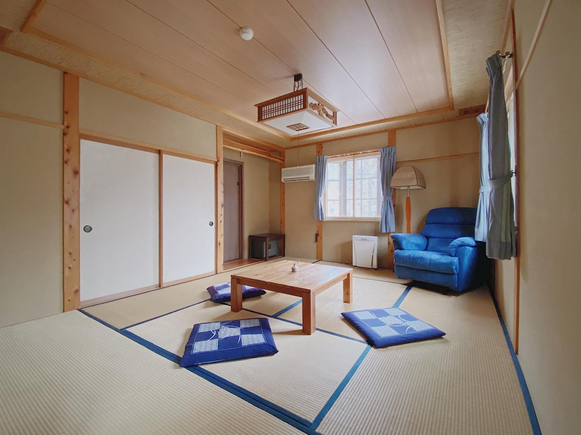 Apricot Pension Hakuba Bagian luar foto