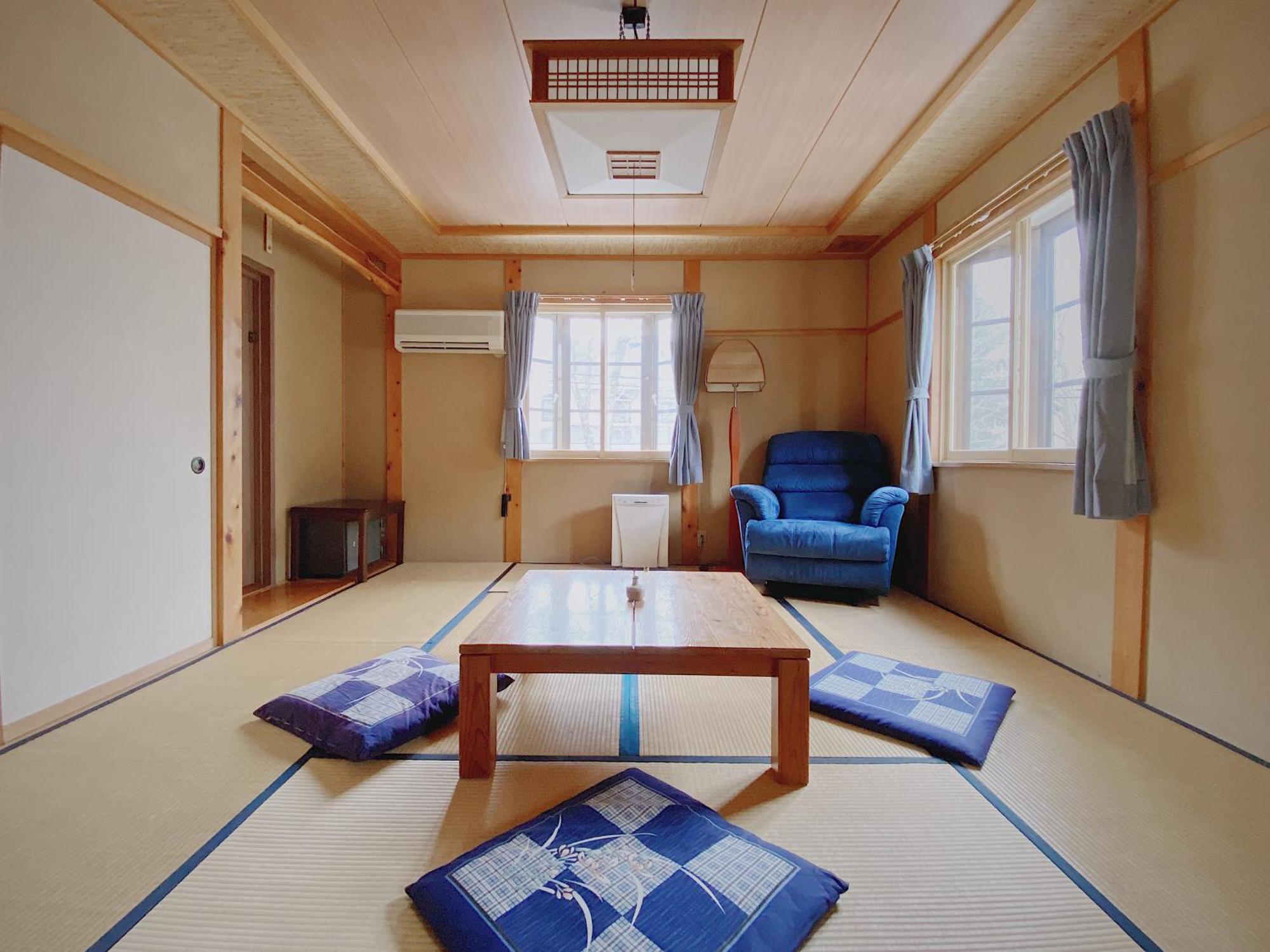 Apricot Pension Hakuba Bagian luar foto