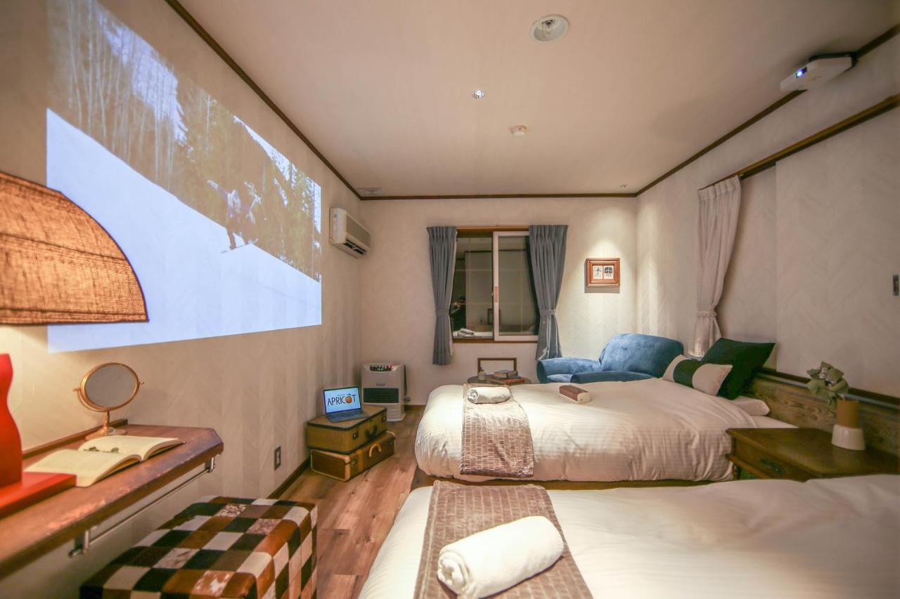 Apricot Pension Hakuba Bagian luar foto
