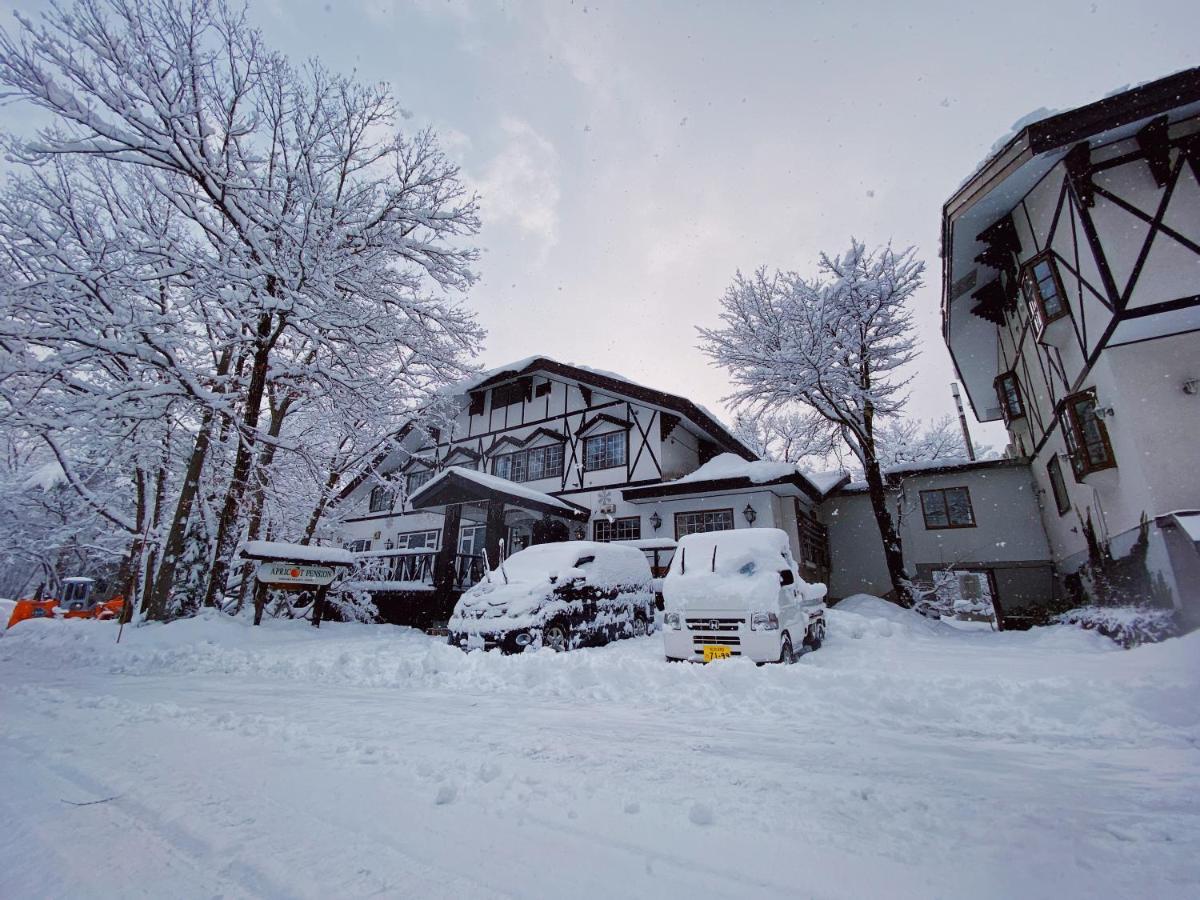 Apricot Pension Hakuba Bagian luar foto