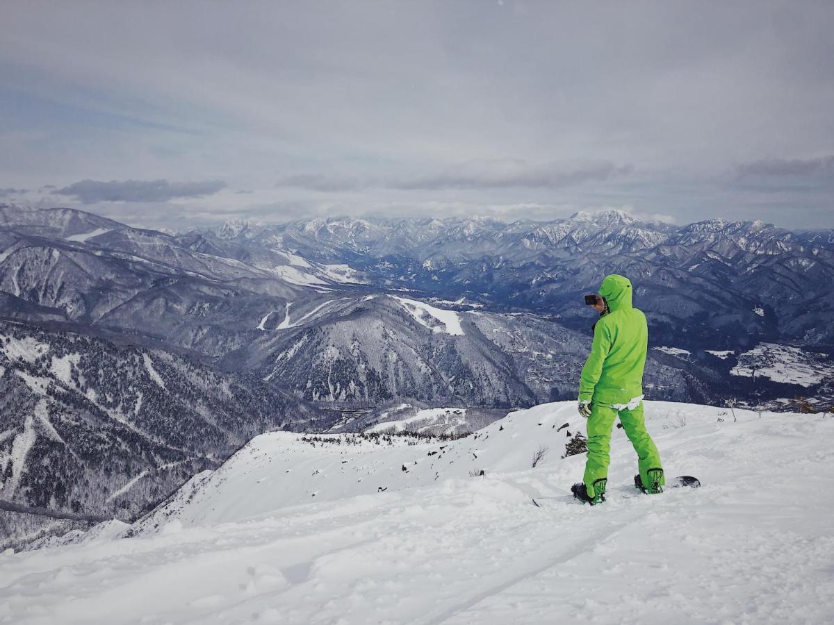 Apricot Pension Hakuba Bagian luar foto
