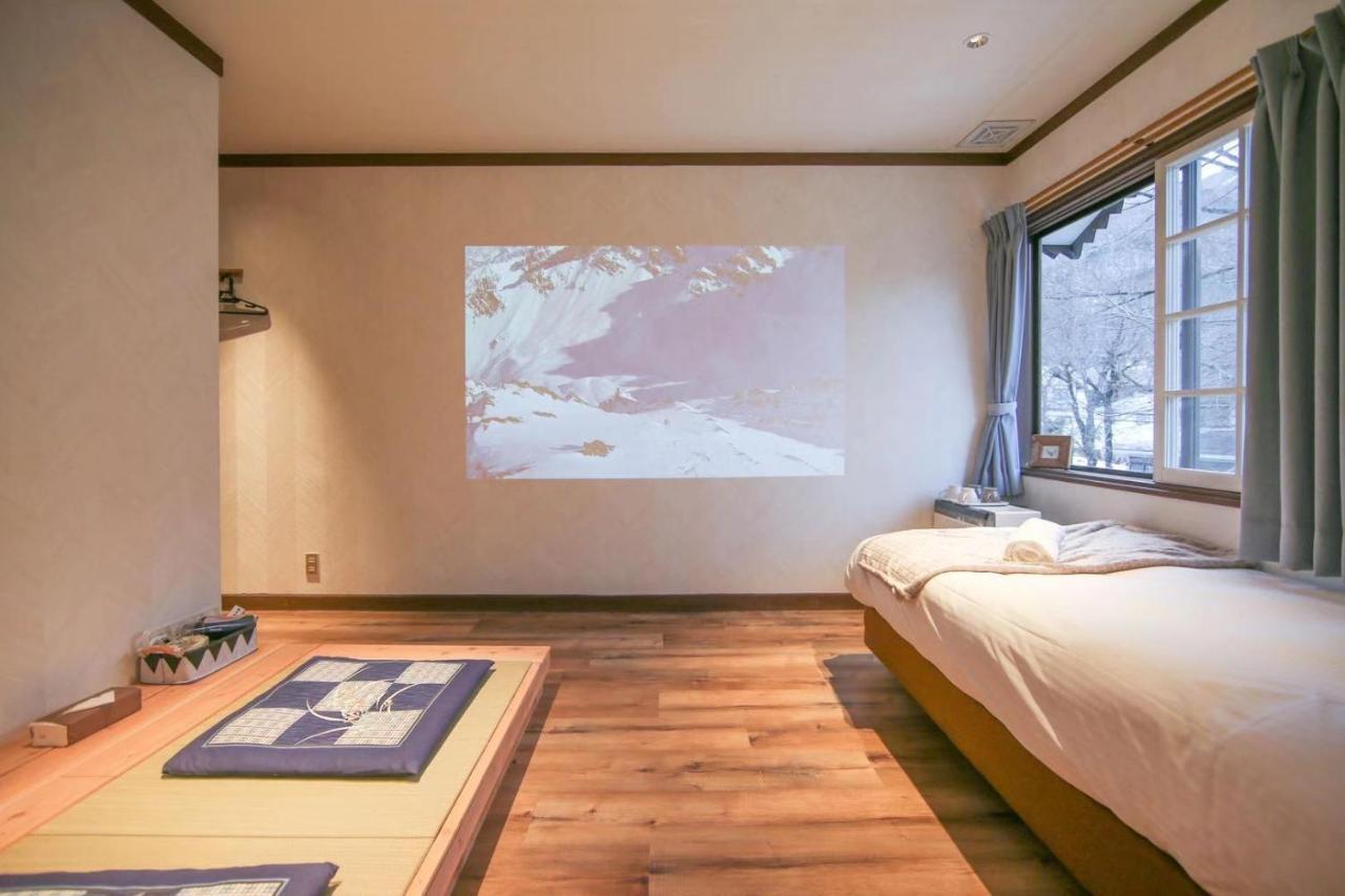 Apricot Pension Hakuba Bagian luar foto