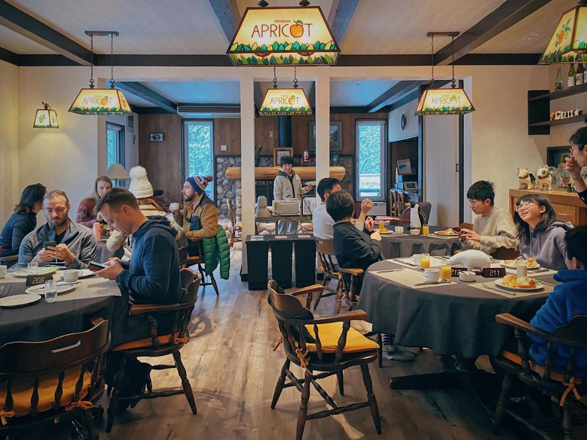 Apricot Pension Hakuba Bagian luar foto