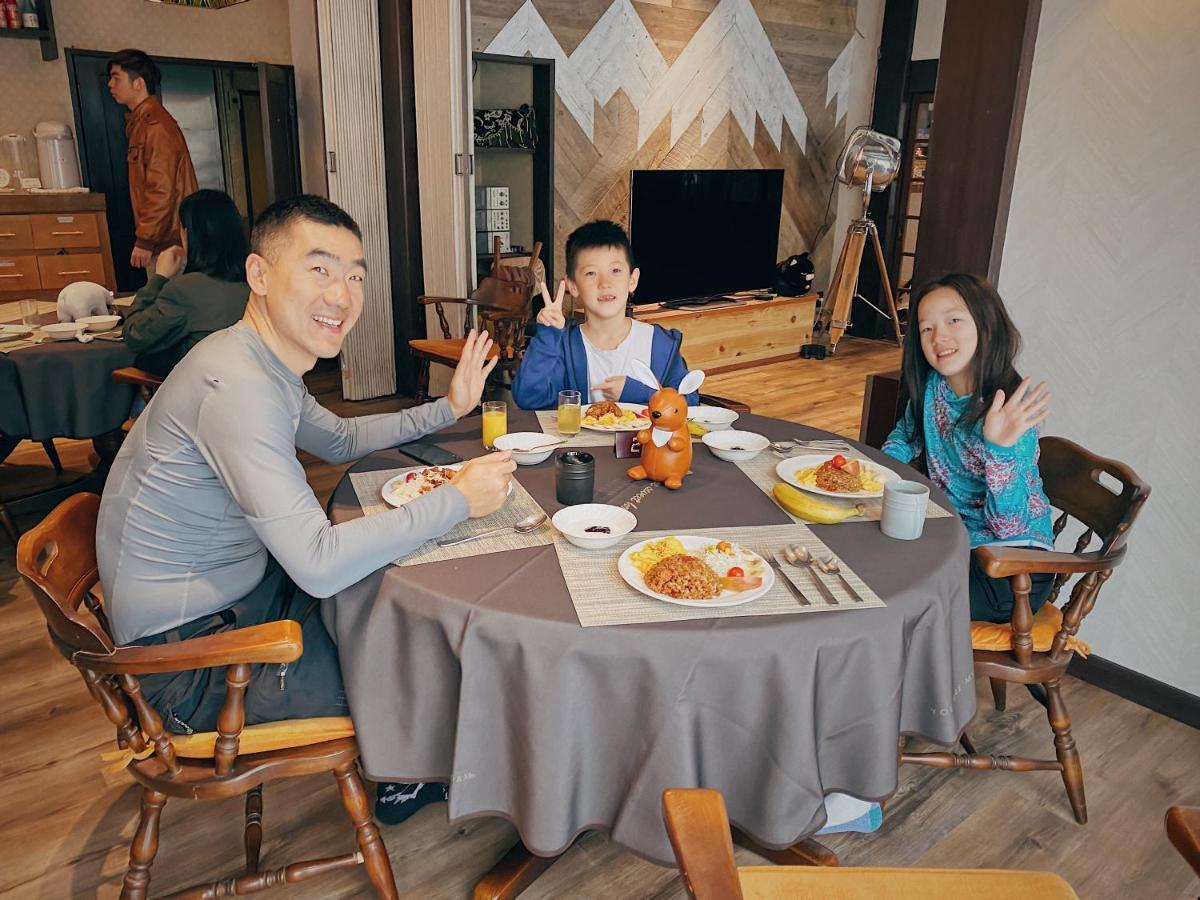 Apricot Pension Hakuba Bagian luar foto