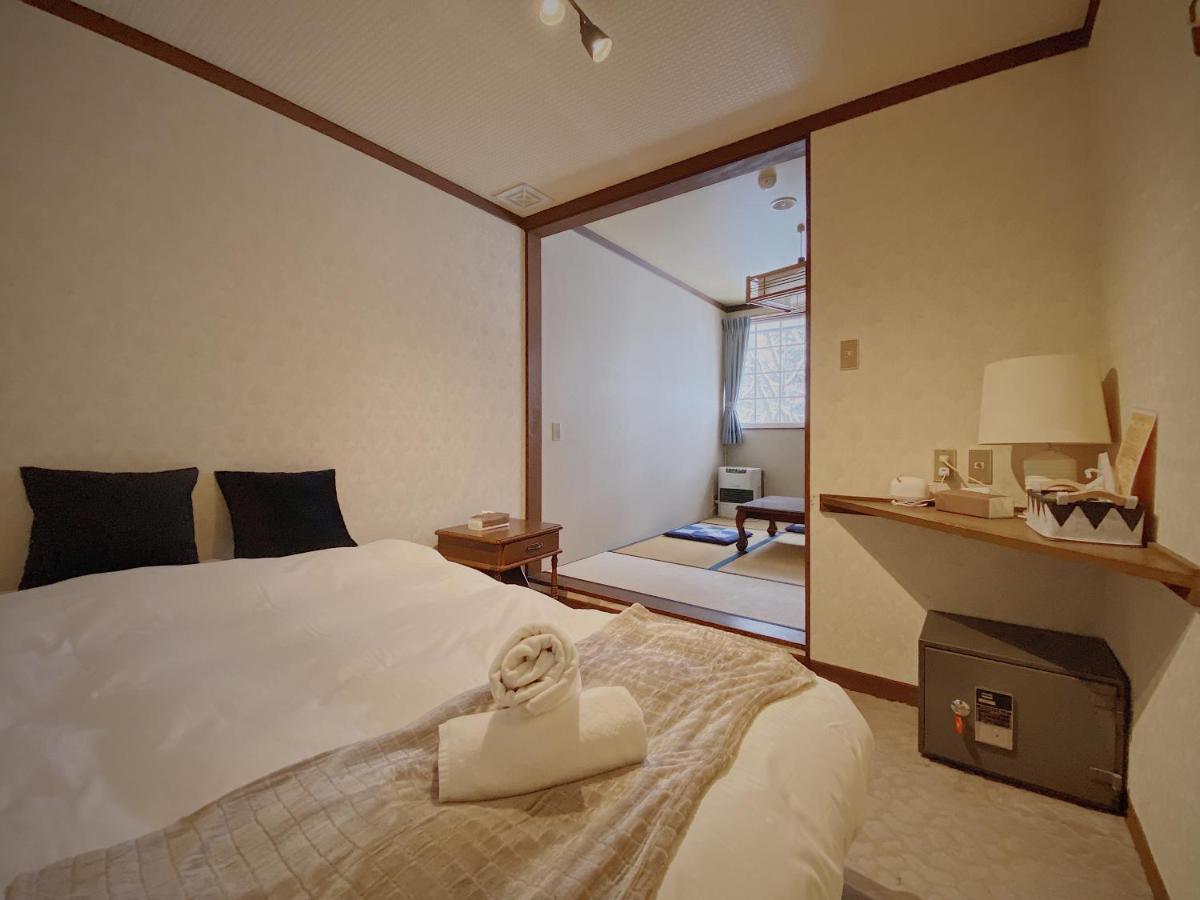 Apricot Pension Hakuba Bagian luar foto